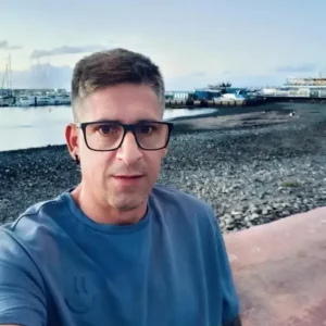 Foto del administador de la página web Layout Linux.